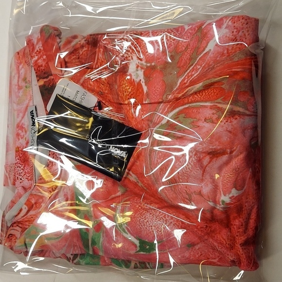 Fashion Nova Pink/Green Short Set Size 1X - Picture 12 of 12